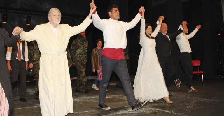 Thiago Lacerda reestreia ‘Hamlet’ em São Paulo