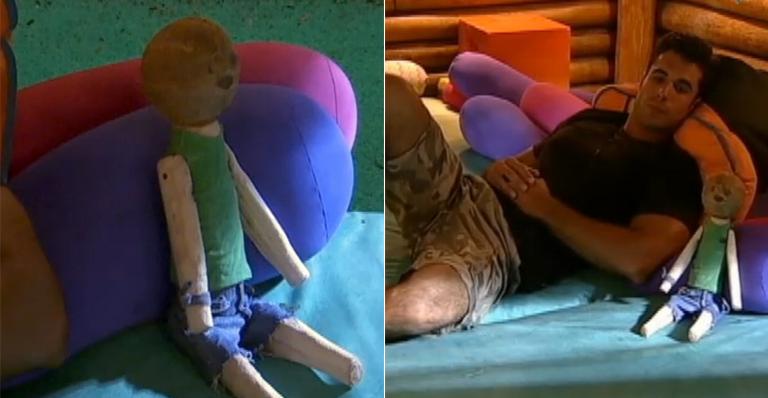 Inspirado em Bambam e Frota, Dan Wainer conversa com boneco em ‘A Fazenda de Verão’