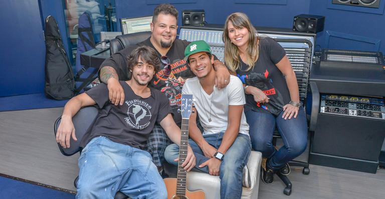 Banda de Arthur Aguiar, F.U.S.C.A., lança nova música, ‘Beijo de Verão’