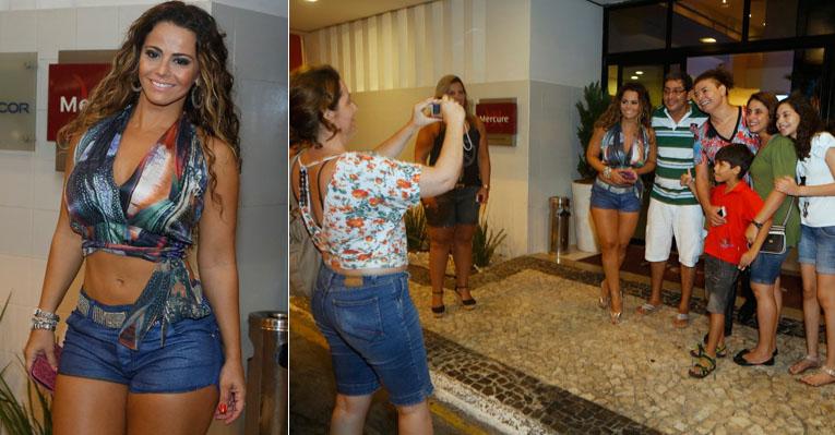 Viviane Araújo exibe tanquinho em carnaval fora de época