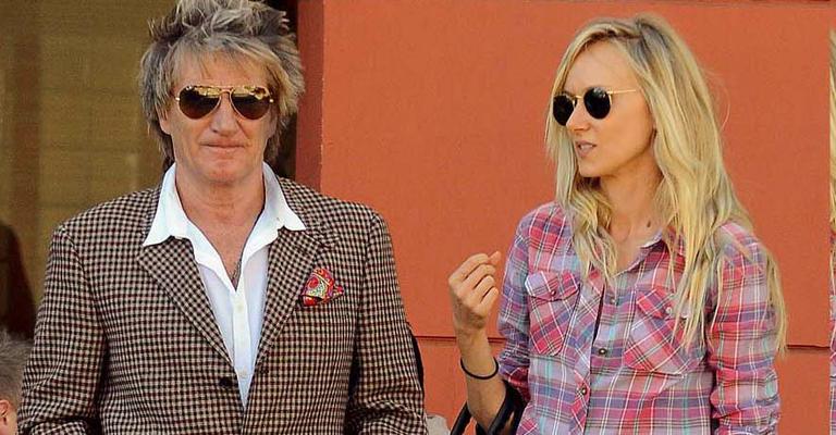Rod Stewart aproveita programa em família na Califórnia