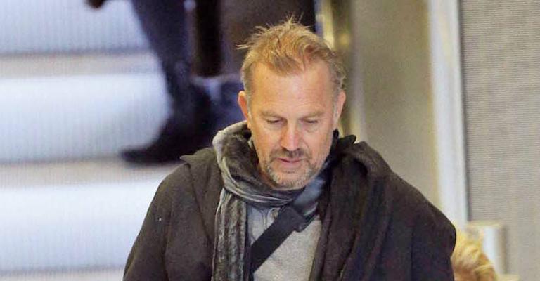 Na França, Kevin Costner celebra seus 58 anos