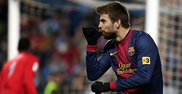 Gerard Piqué marca e dedica ao filho: ‘Primeiro gol do Milan’