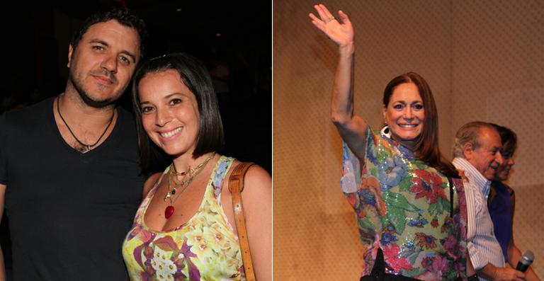 Ao lado da mulher, Izabelle Stein, Maurício Manieri aplaude a reestreia de ‘A Partilha’