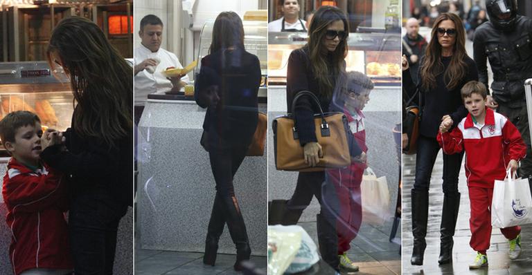 Victoria Beckham e o filho Cruz compram fish and chips em Londres