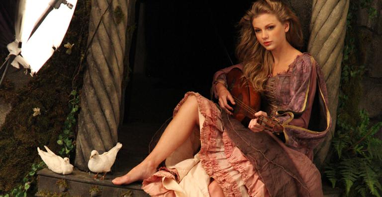 Taylor Swift é clicada como Rapunzel
