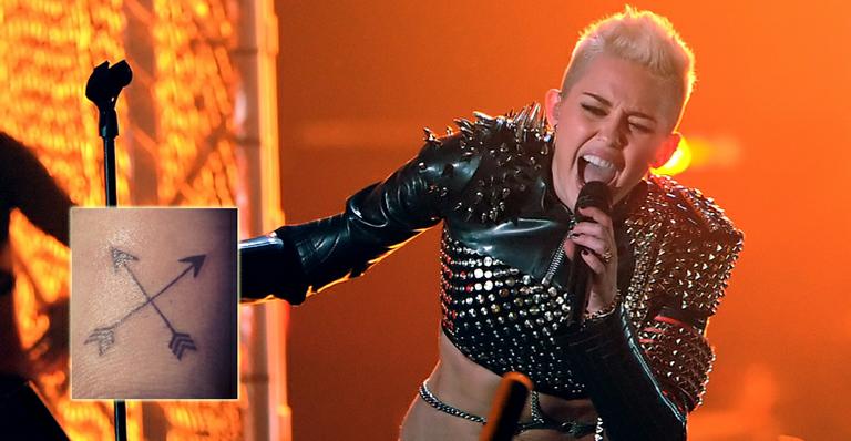 Miley Cyrus exibe nova tatuagem para simbolizar a amizade