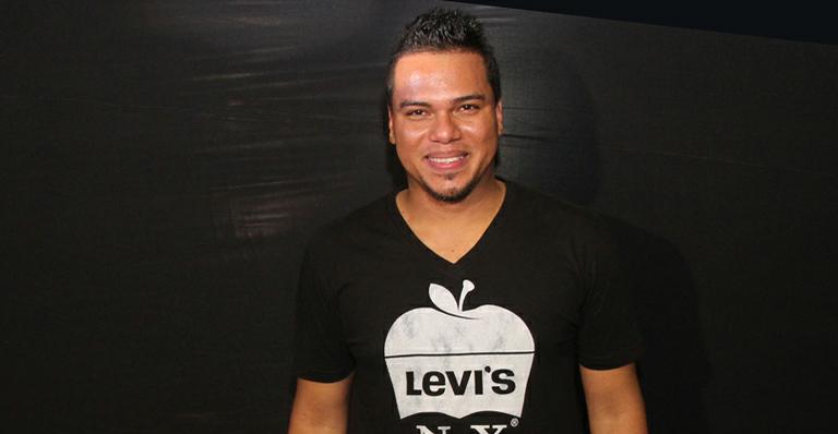 Sorriso Maroto comemora disco de platina e lança versões remix para as pistas de dança