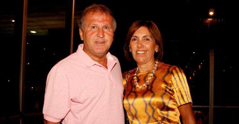 Zico leva a esposa Sandra para assistir ‘A Família Addams’
