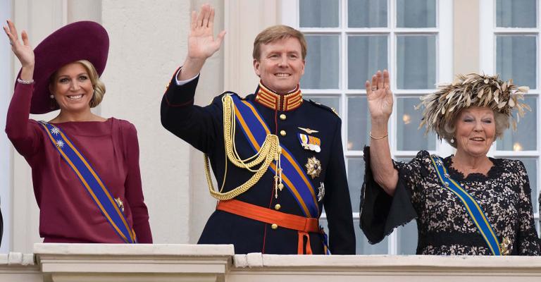 Rainha Beatrix abdica após 33 anos no trono da Holanda