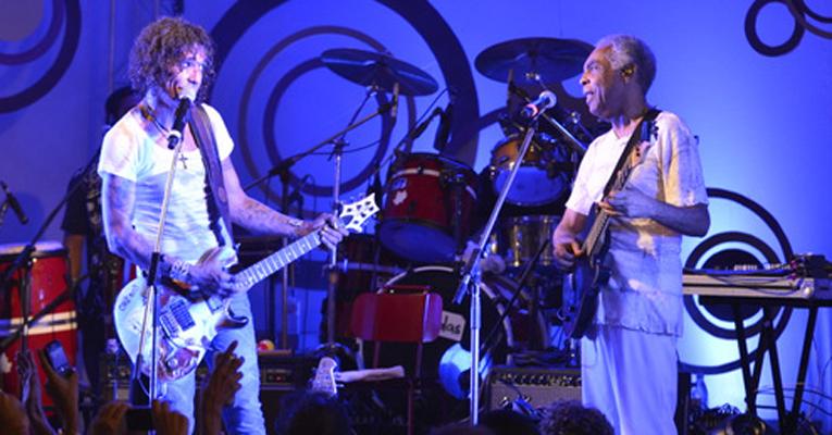 Gilberto Gil participa de show com Luiz Caldas em Salvador