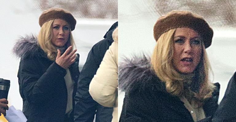Jennifer Aniston filma com peruca loira