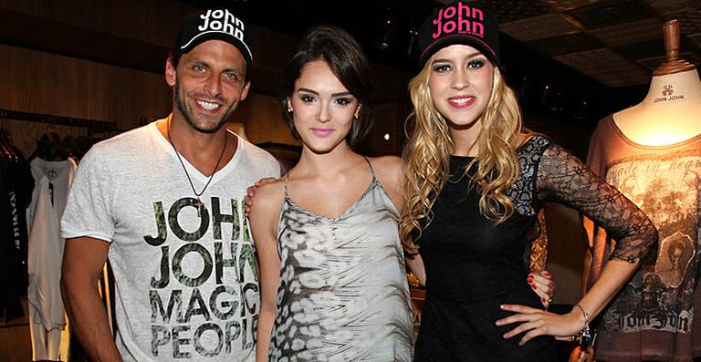 Henri Castelli, Isabelle Drumond e Sophia Abrahão aprovam nova coleção de grife