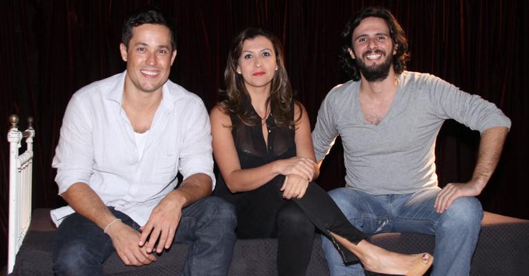 Roger Gobeth e elenco comemoram o sucesso da peça ‘Répétition’