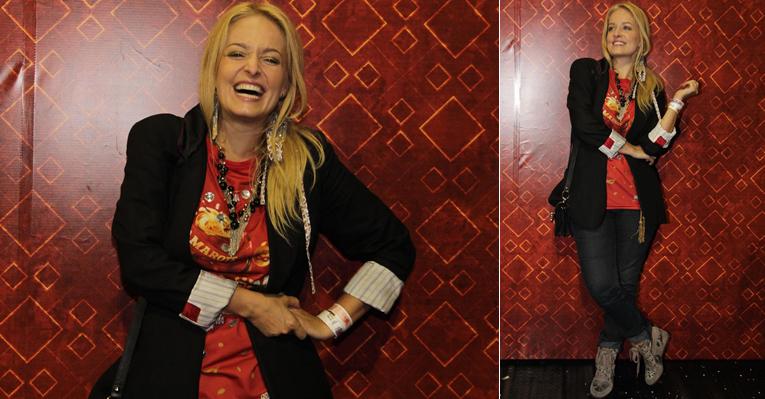 Luciana Vendramini revela ter vergonha de desfilar de biquíni e prefere as fantasias temáticas
