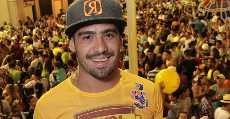 Em Recife, ex-BBB Yuri Fernandes diz que está solteiríssimo