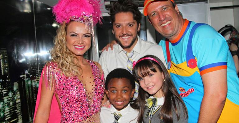 Eliana recebe Larissa Manoela e Jean Paulo Campos no bloco Happy, em Salvador