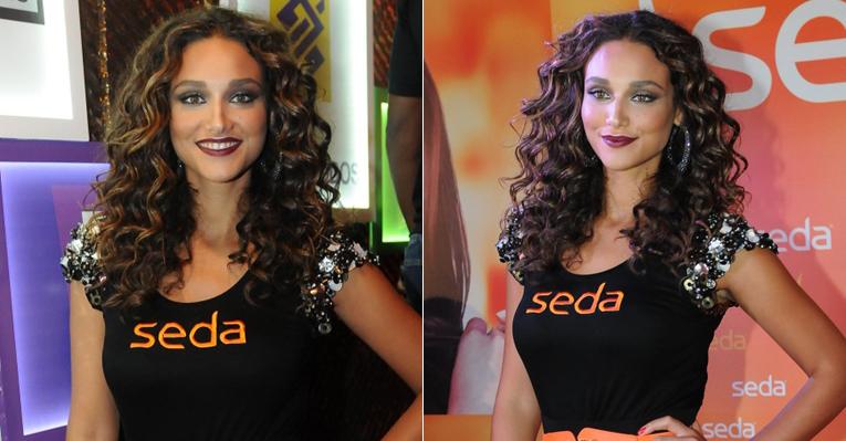 Sozinha, Débora Nascimento se divide entre o trabalho e a folia em Salvador