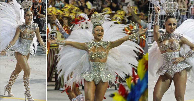 Sabrina Sato brilha à frente da bateria da Gaviões da Fiel