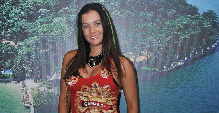 ‘Torço para ser menino’, conta Mônica Carvalho, grávida de dois meses