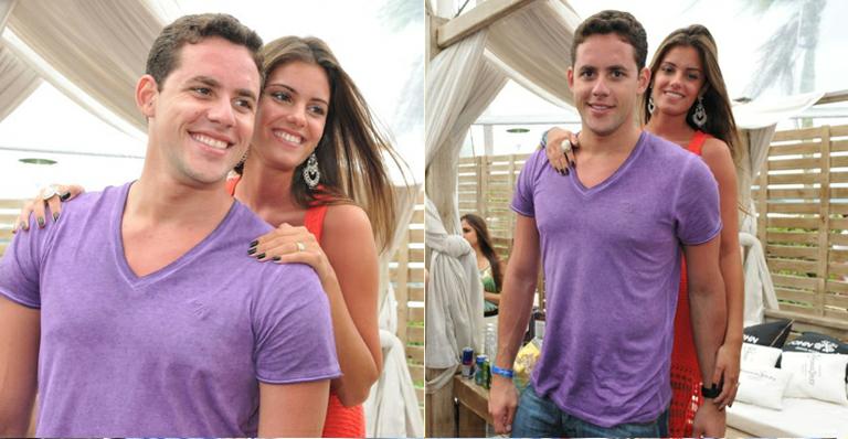 Recém-casados, Thiago Pereira e Gabriela curtem carnaval em Jurerê Internacional