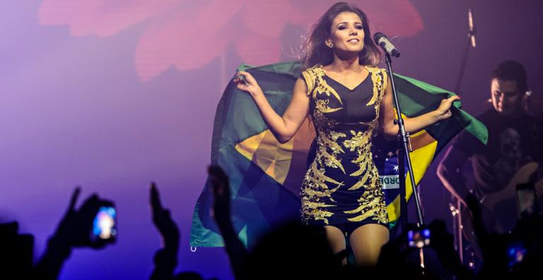 Paula Fernandes faz show na Flórida