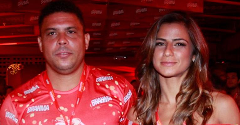 Romântico cauteloso, Ronaldo declara: ‘Morar junto não é um casamento’, sobre relação com Paula Morais