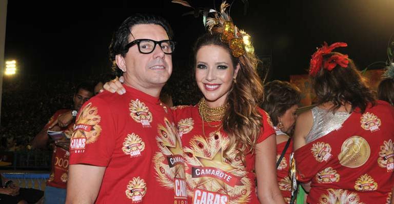 Renata Domínguez e Edson Spinello curtem o 1º carnaval como marido e mulher