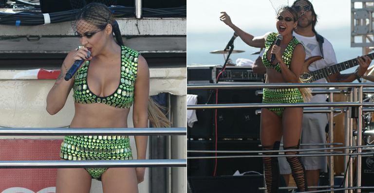 Alinne Rosa surge de dominatrix à la Madonna na folia de Salvador