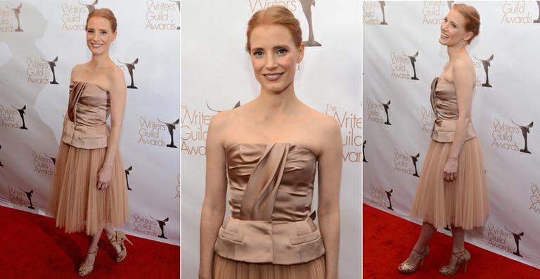 Faltando uma semana para o Oscar, Jessica Chastain brilha em prêmio