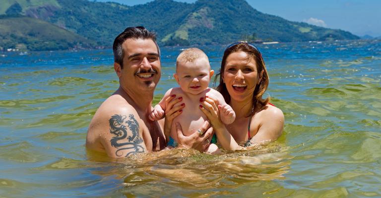 Na Ilha de CARAS, Rachel Ripani fala da tranquilidade trazida pelo filho Theo