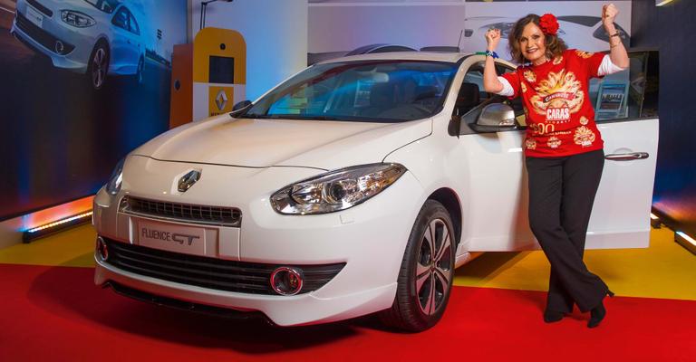 Rosamaria Murtinho vibra com sorteio de carro no Camarote CARAS
