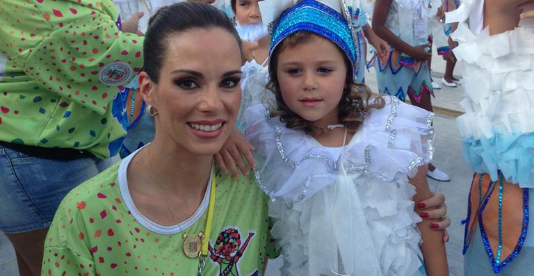 Ana Furtado e a filha já começam a pensar no carnaval de 2014