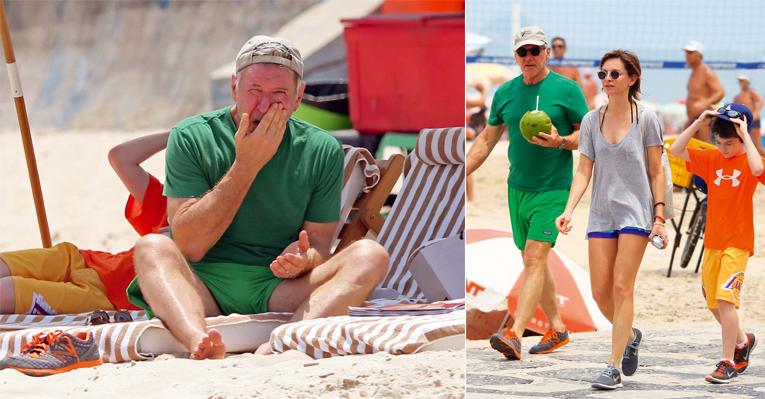 No Brasil para compromisso ecológico, Harrison Ford  curte passeio na orla de Ipanema