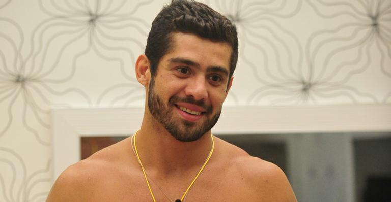 Yuri Fernandes explica affaires no ‘Big Brother Brasil’: ‘Sou carente e adoro mulher bonita’
