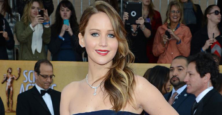 Jennifer Lawrence diz estar com a vida amorosa um pouco atrapalhada