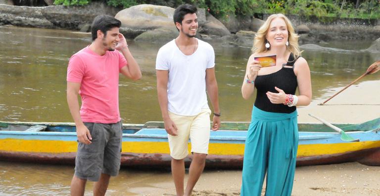 Irmãos, Bruno Gissoni e Rodrigo Simas pescam em entrevista com Angélica