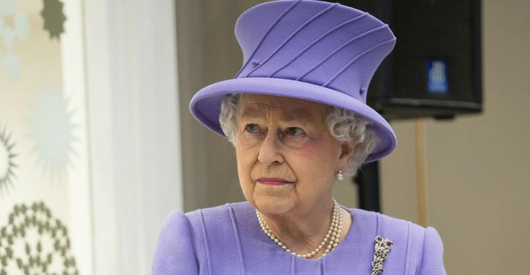 Rainha Elizabeth II está com gastroenterite
