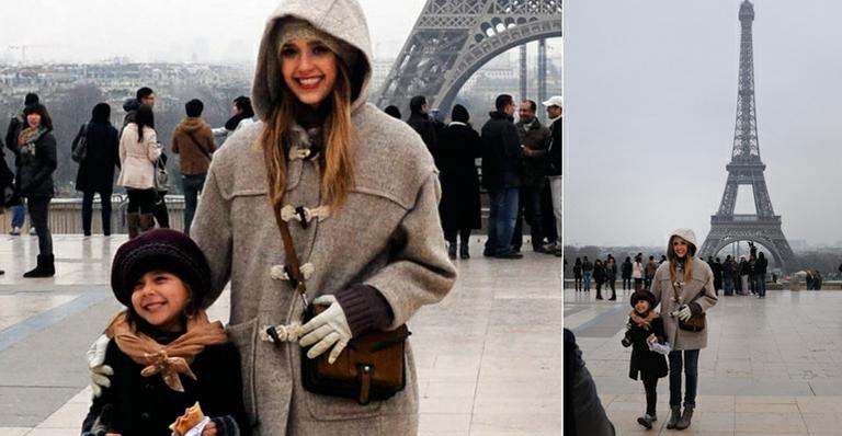 Mãe e filha: Jessica Alba tem dia de turista com Honor Marie em Paris