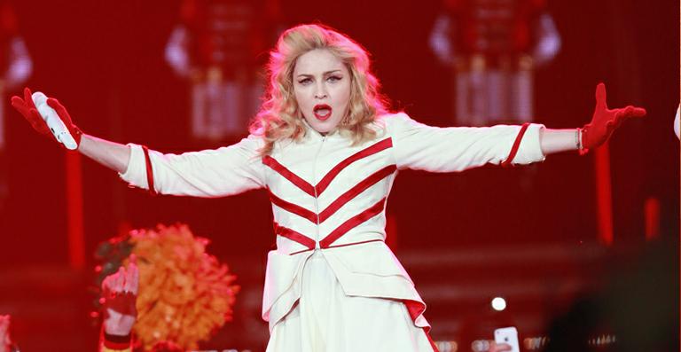 Madonna está proibida de entrar na Rússia por apoiar a banda Pussy Riot