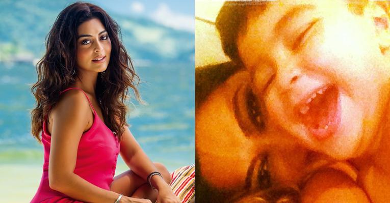 Mãe coruja, Juliana Paes se diverte com o pequeno Pedro