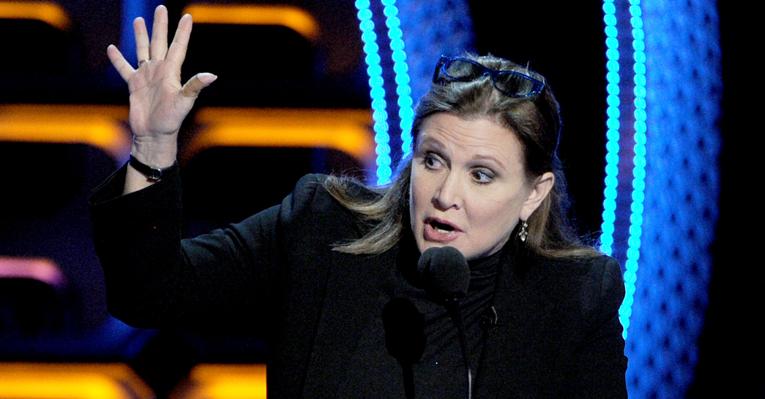 Carrie Fisher sofre ataque cardíaco em voo e está na UTI