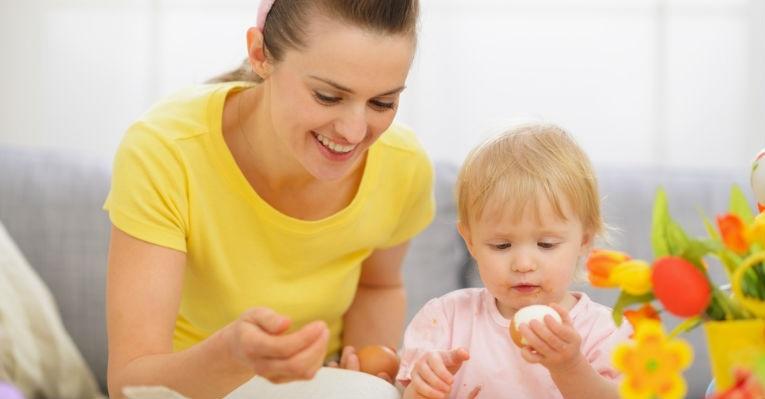 Ovo, amendoim e outros alimentos alergênicos podem fazer parte do cardápio dos bebês, diz estudo