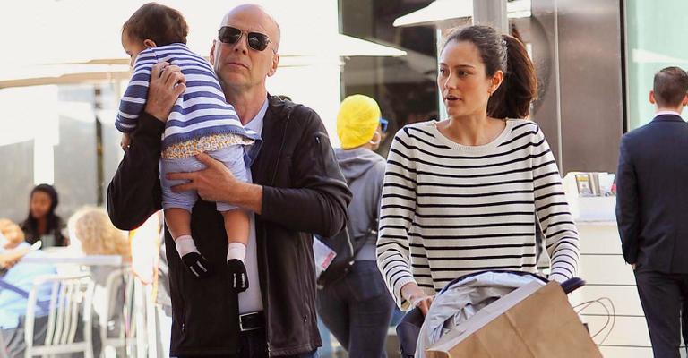 Bruce Willis curte momentos em família