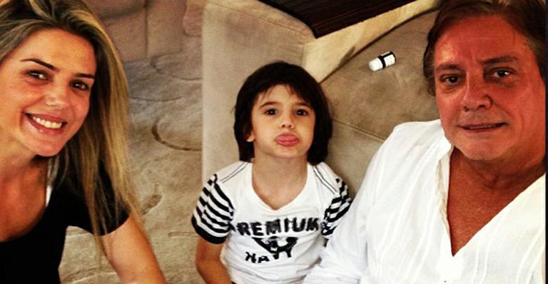 Mari Alexandre posta foto com Fábio Jr. e filho do ex-casal