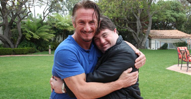 Protagonista de ‘Colegas’ realiza o sonho de conhecer Sean Penn