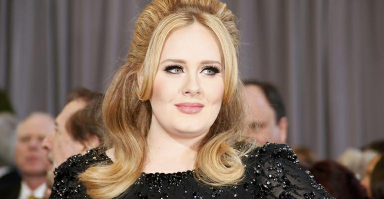 Adele gasta milhares de libras em obras de Andy Warhol