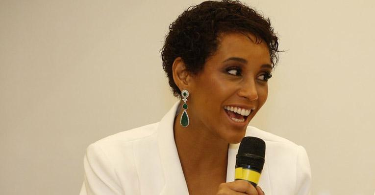 Taís Araújo comenta participação em ‘O Dentista Mascarado’: ‘Foi ótimo me vestir de travesti’