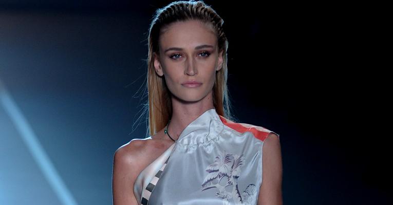 ‘Glamour é só 5% da profissão’, declara Viviane Orth sobre a carreira de modelo