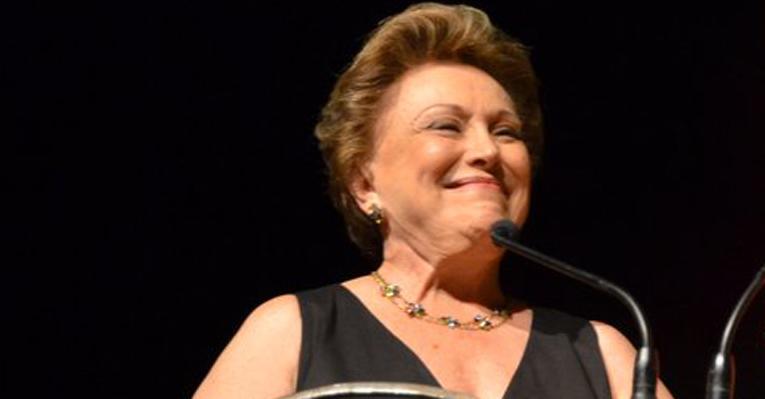 Nicette Bruno comenta a boa recuperação de Paulo Goulart e fala sobre o livro que o marido prepara
